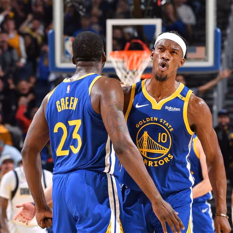 Jugadores de los Warriors de Golden State celebrando